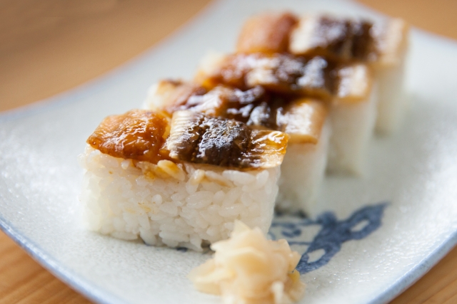 押壽司(押し寿司；oshi zushi)