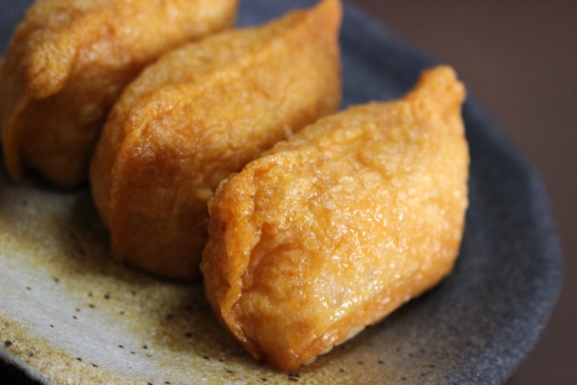 豆皮壽司(稲荷寿司；inari zushi)